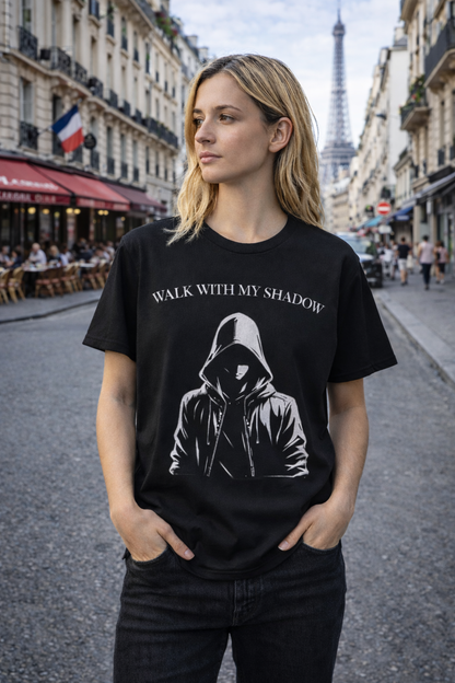T-shirt noir graphique – WALK WITH MY SHADOW